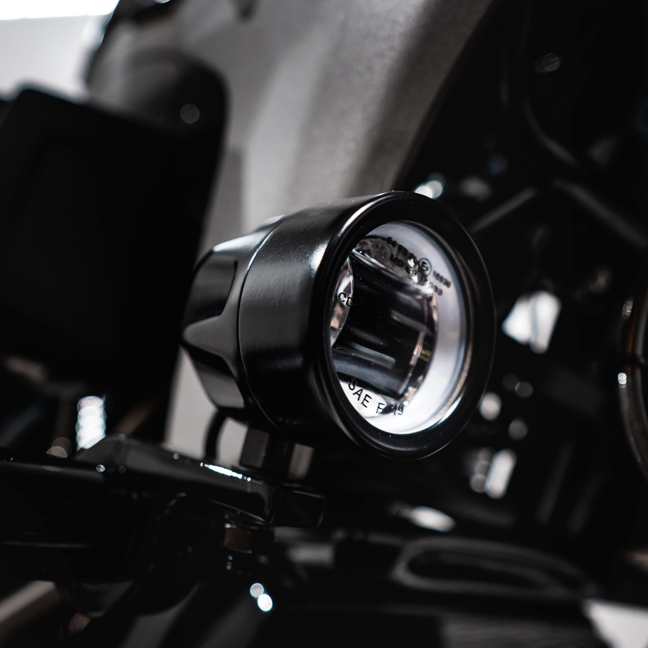 Custom Dynamics Fog Light - Black - Clear Lens - Universal