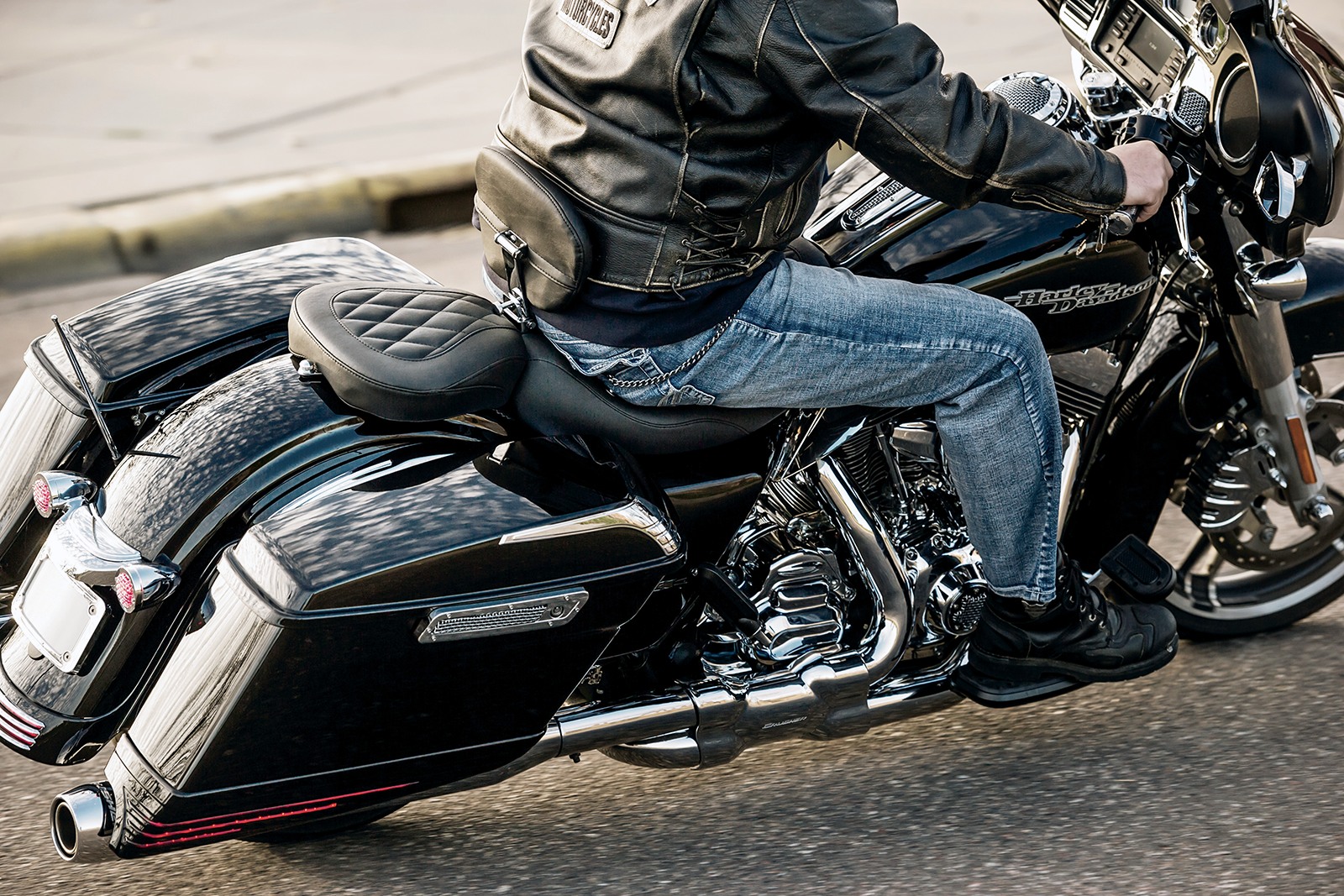 Mustang Wide Tripper Rear Seat - Diamond - FL '97-'25