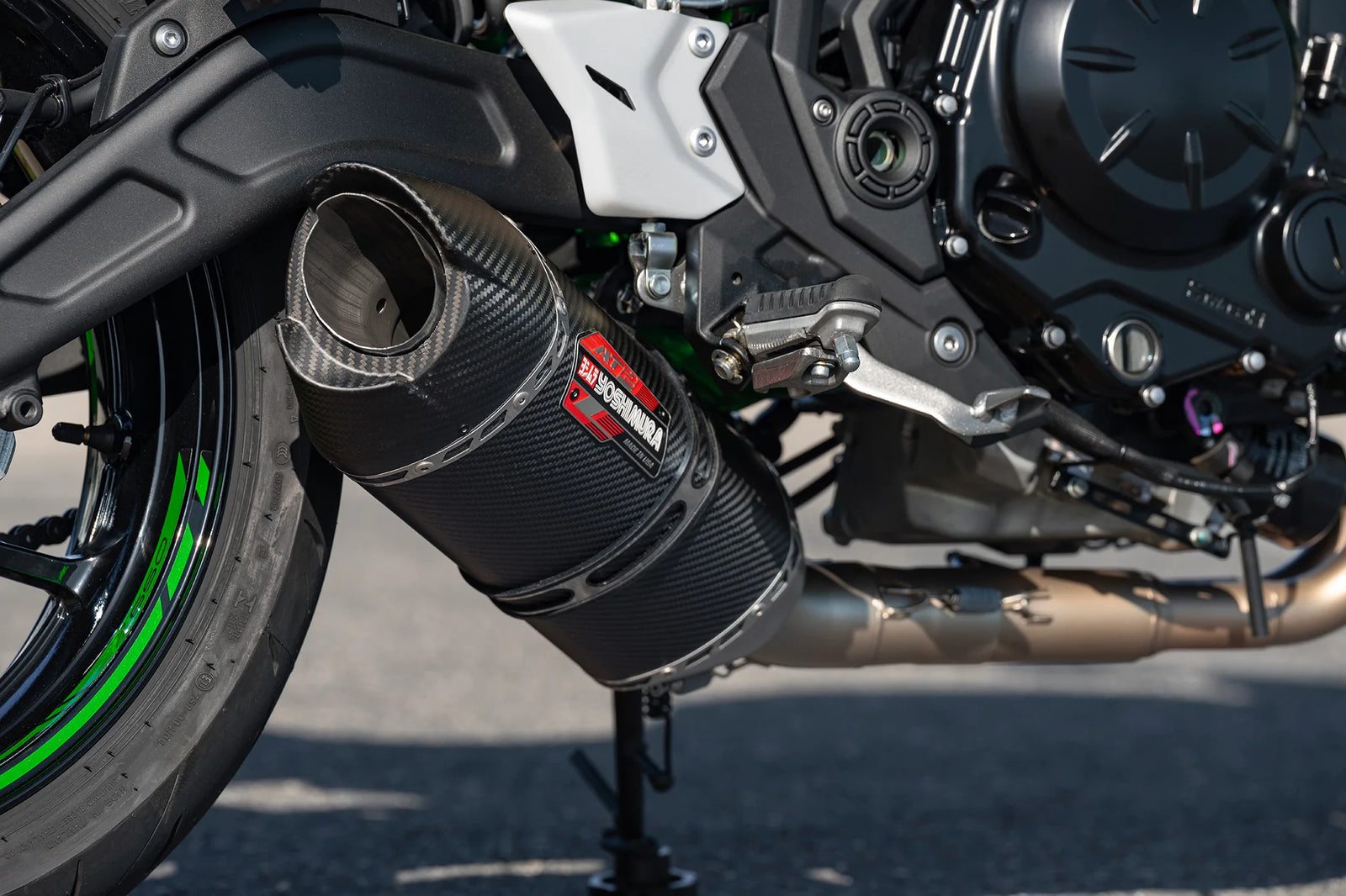 Yoshimura NINJA/Z 650 17-26 Race AT2 Stainless Full Exhaust, W/ Carbon Fiber Muffler
