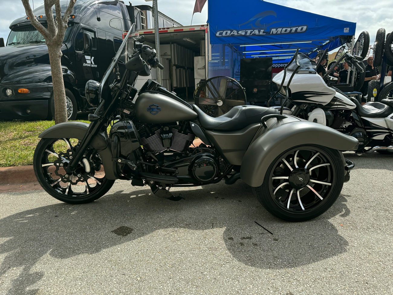 Coastal Moto Largo 3D Rear Wheel - Black Cut (18") | Falken Tire (215/45zr18) - Trike