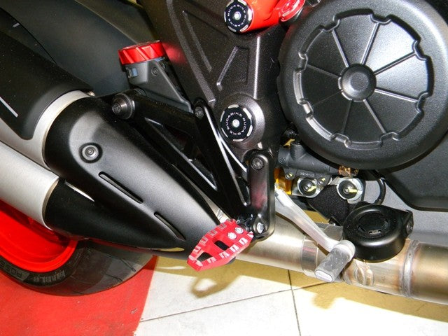 Ducabike DBK PPDVP05 Adjustable Passengers Pegs - RED