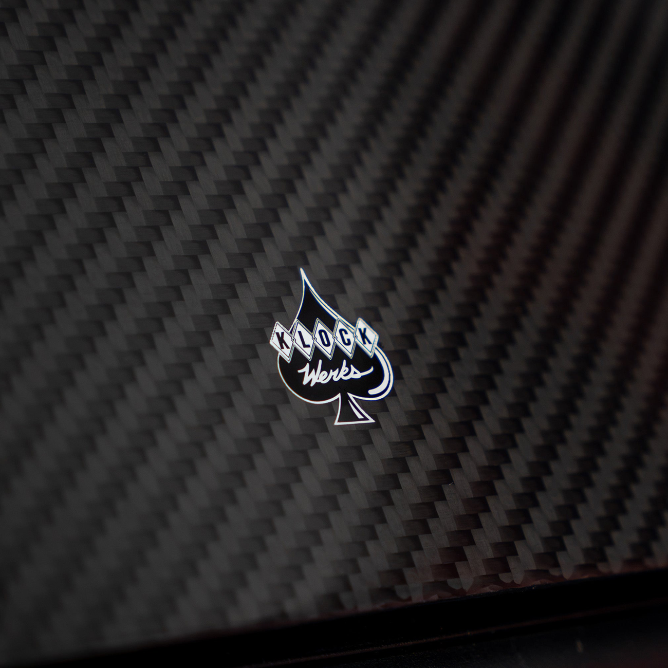 Klock Werks Flare® Windshield - 8" - Carbon Fiber - '23-'26 FLHX/FLHLT