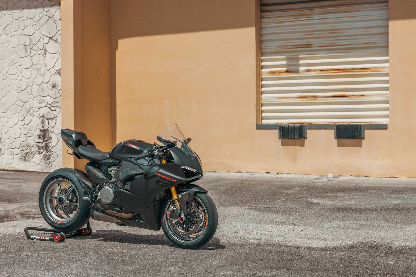 Motomillion Panigale V2 - The Ultimate Panigale V2