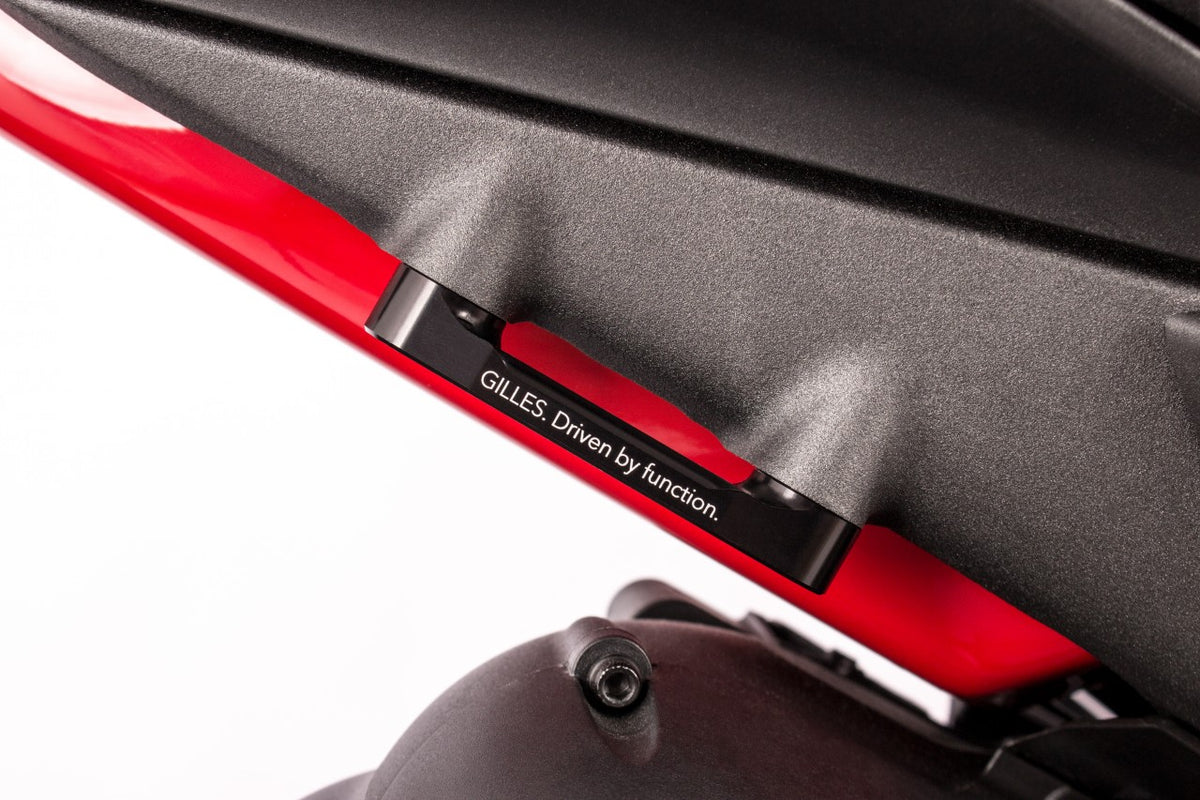 Gilles Tooling Passenger Carrier Cover Black