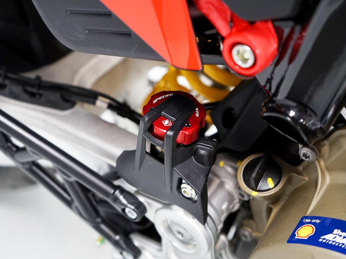 TLS04 - REAR FLUID RESERVOIR CAP