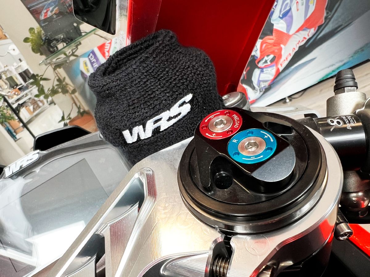 WRS BLACK CUFF PROTECTIVE FOR BRAKE RESERVOIR