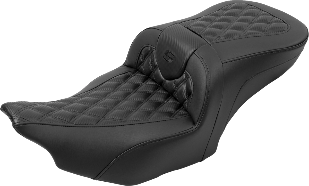 Saddlemen RoadSofa™ Seat - With Backrest - Carbon Fiber - Lattice Stitch - FLTR/FLHX '23-'24