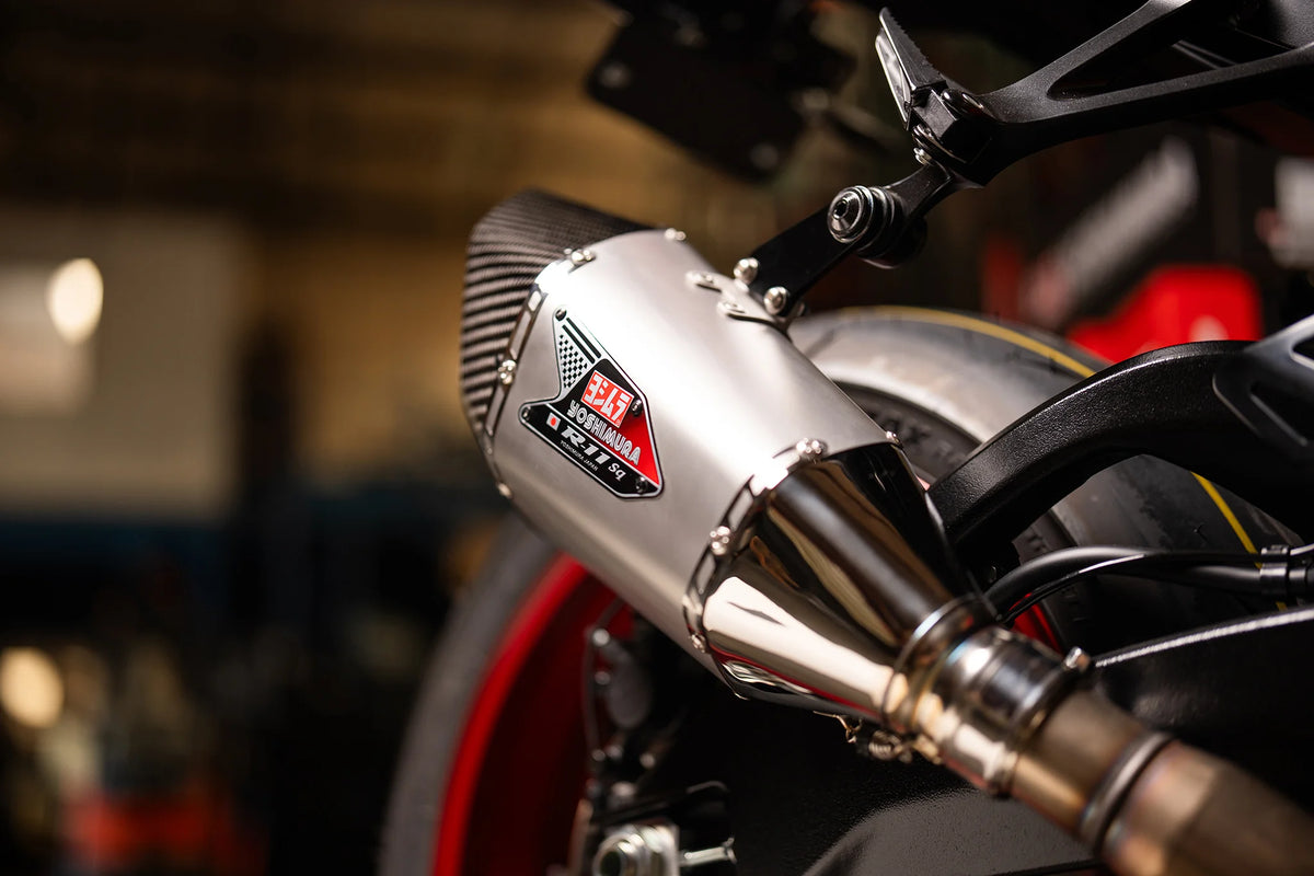 Yoshimura GSX-R1000 2017-25 R-11Sq Stainless Slip-On Exhaust, W/ Stainless Muffler