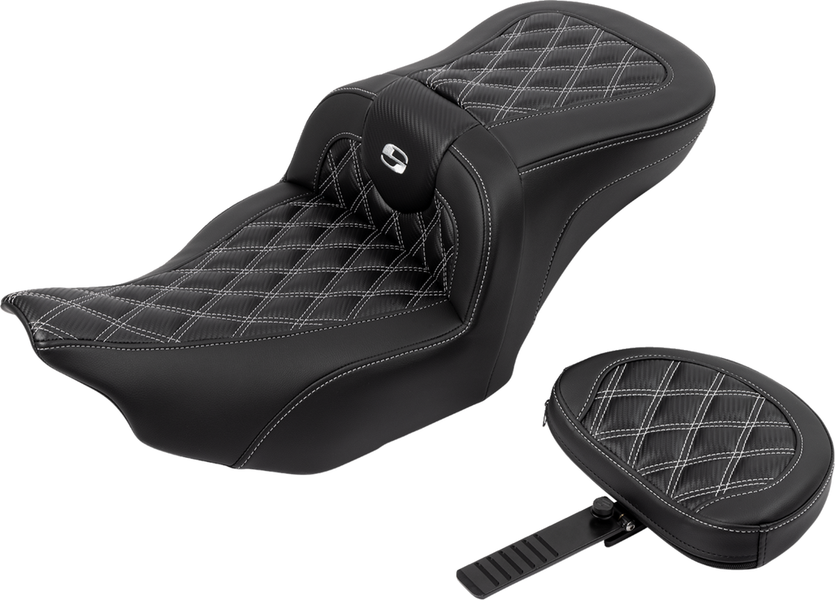 Saddlemen RoadSofa™ Seat - With Backrest - Carbon Fiber - Lattice Stitch - Silver Stitch - FLTR/FLHX '23-'24