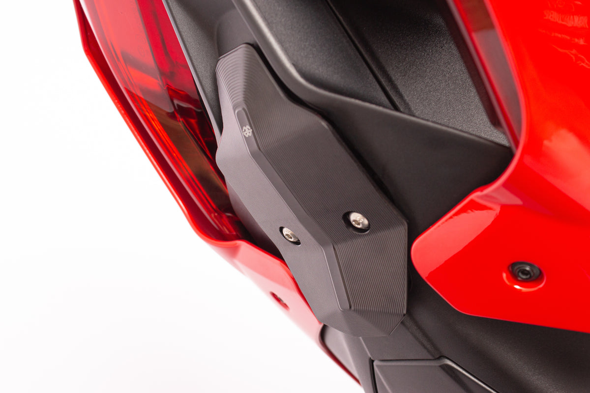 Gilles Tooling Race Cover Kit, Black