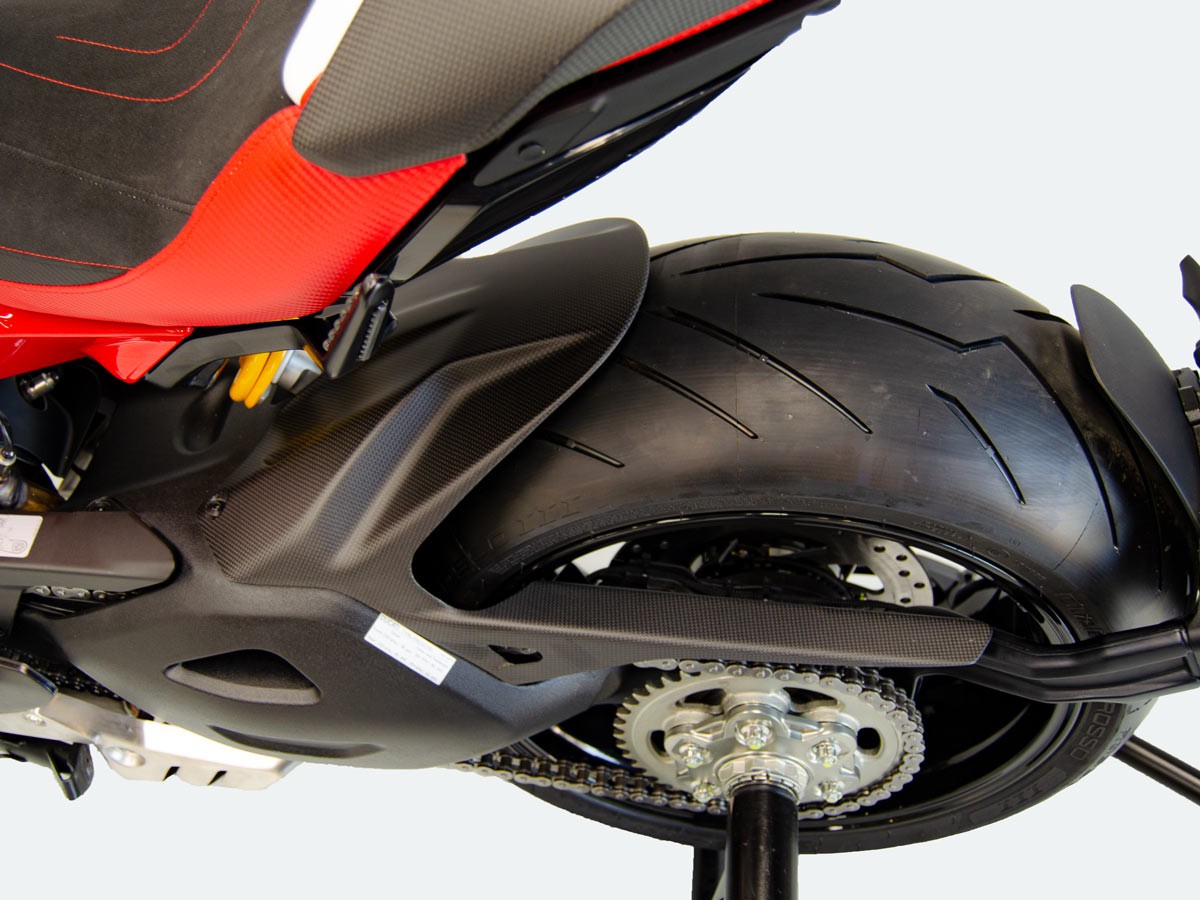CRB80O - DIAVEL V4 MATT CARBON REAR FENDER