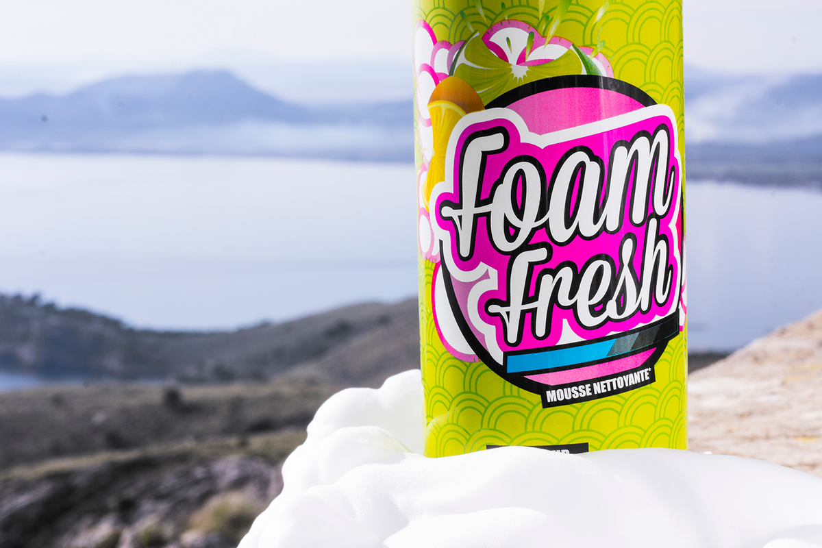 Muc-Off USA Foaming Helmet Freshener - 13.5 U.S. Fl Oz. - Aerosol