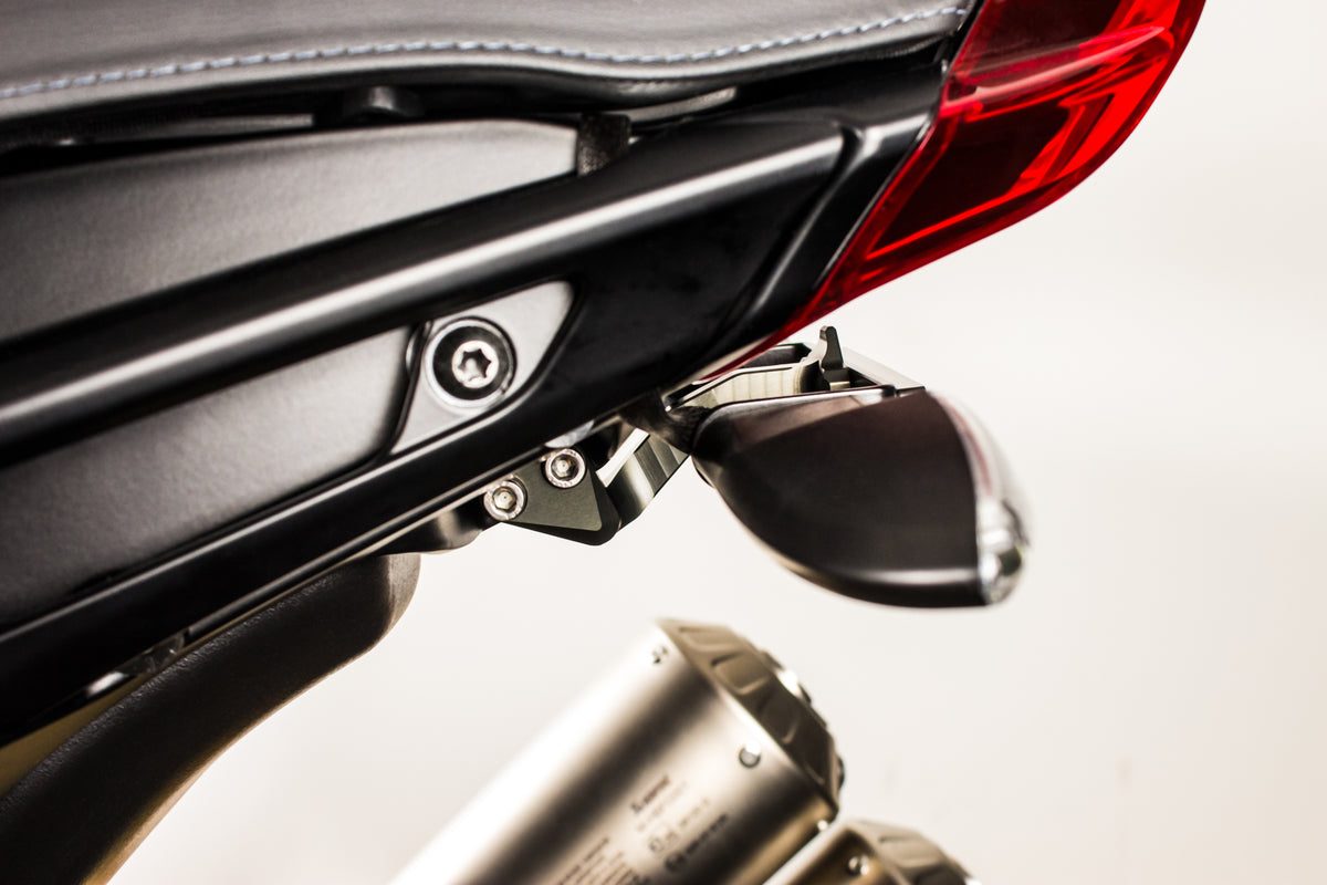 Gilles Tooling Licence Plate Holder Black/Grey