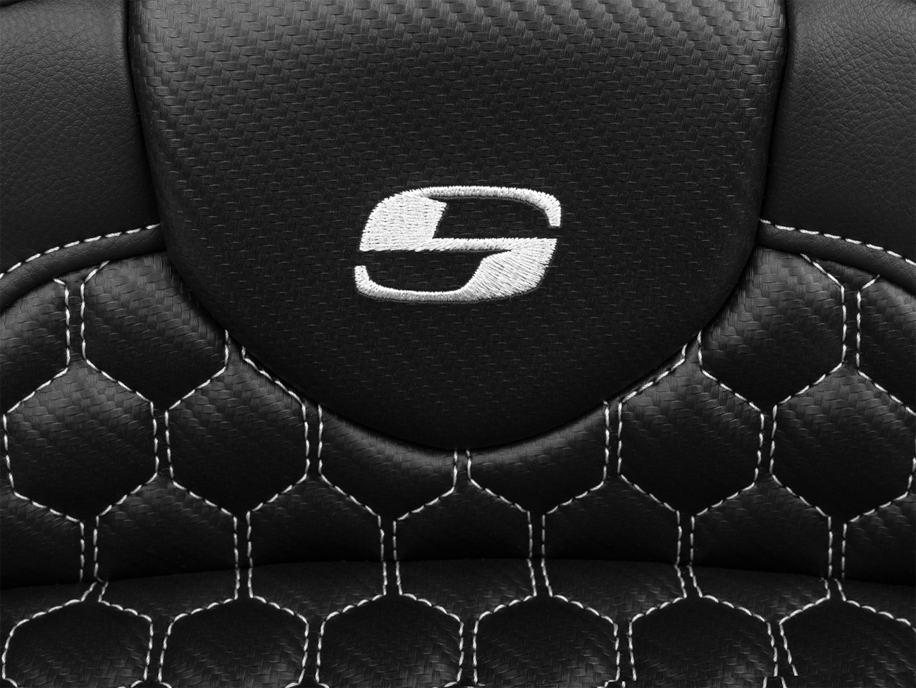 Saddlemen Roadsofa™ Extended Reach Seat - With Backrest - Honeycomb - Silver Stitch - FLTR/FLHX '23-'24