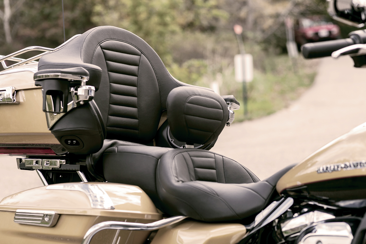 Mustang Tourbox Pad - Deluxe - FL '14-'25