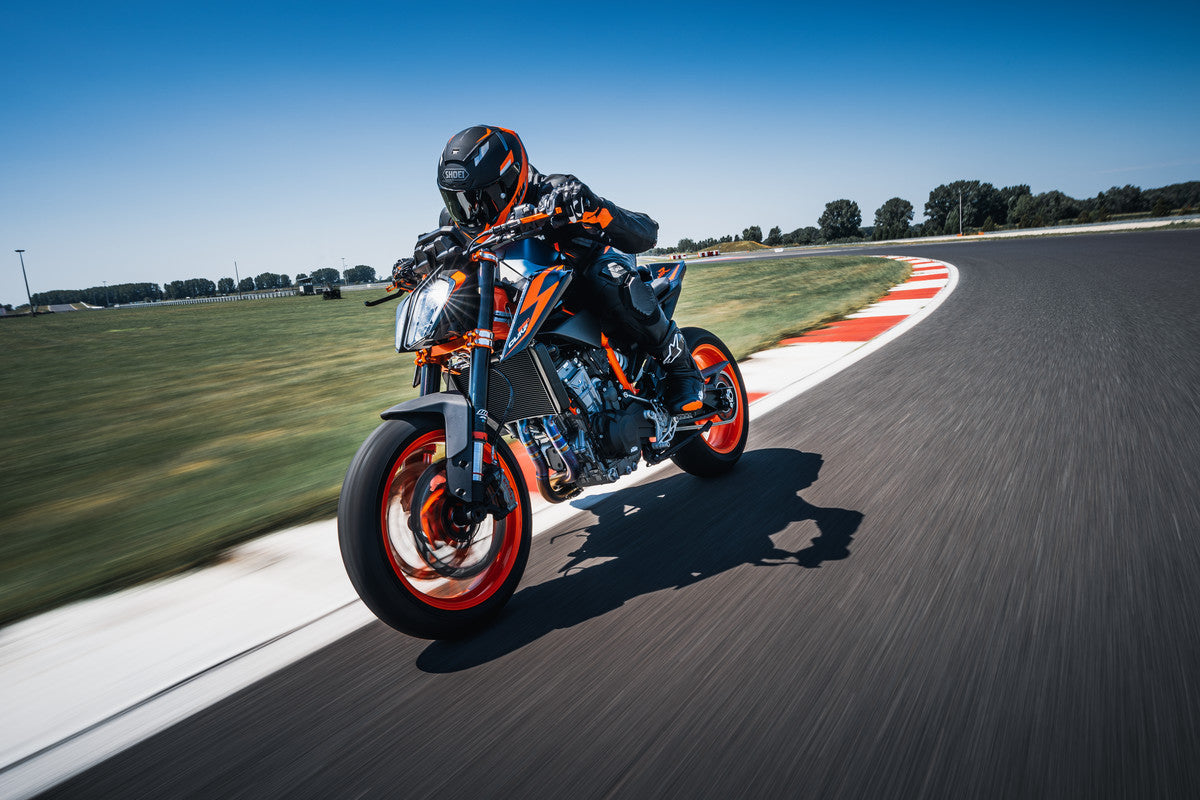 BT Moto 410943_MY22 KTM 890 DUKE R - Cat B.jpg