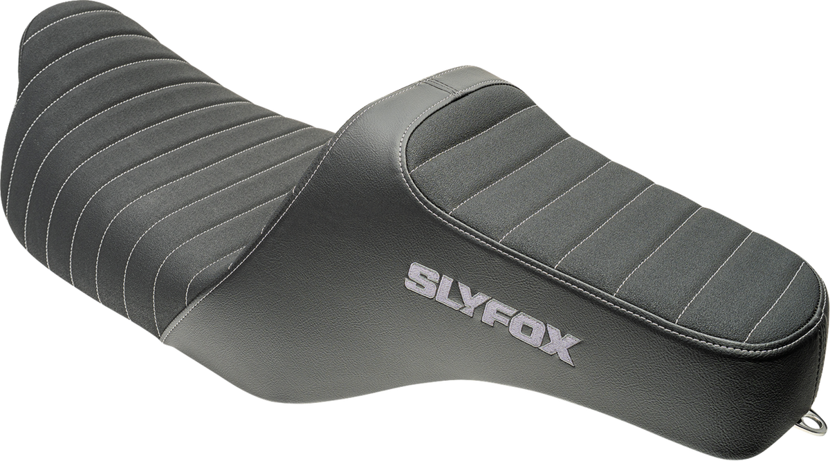 Slyfox Highnoon Seat - Vinyl - Classic Stitch - Silver Logo - FLH/FLT '08-'24