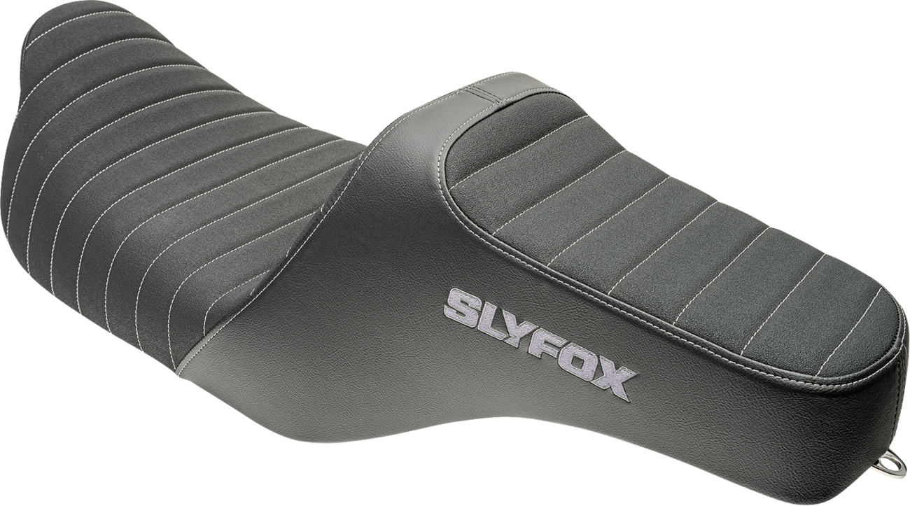 Slyfox Highnoon Seat - Vinyl - Classic Stitch - Silver Logo - FLH/FLT '08-'24