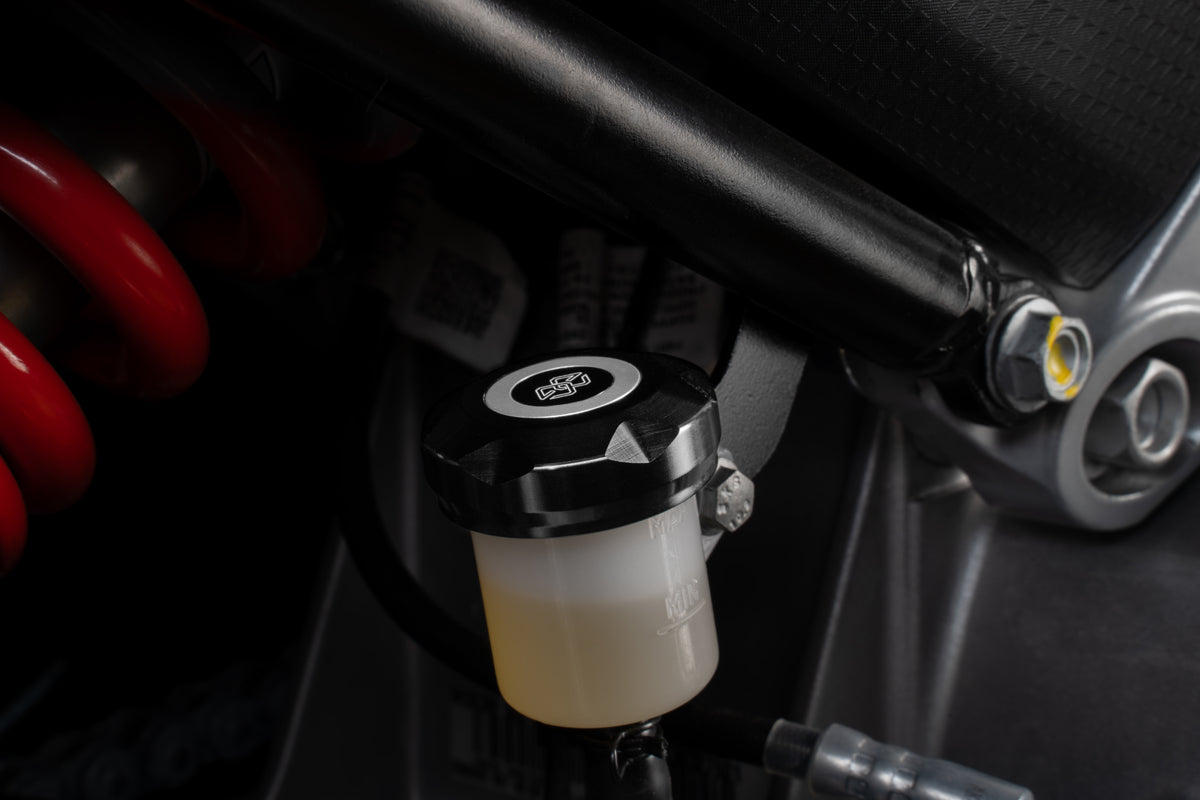 Gilles Tooling Expansion Tank Cover Kit Black