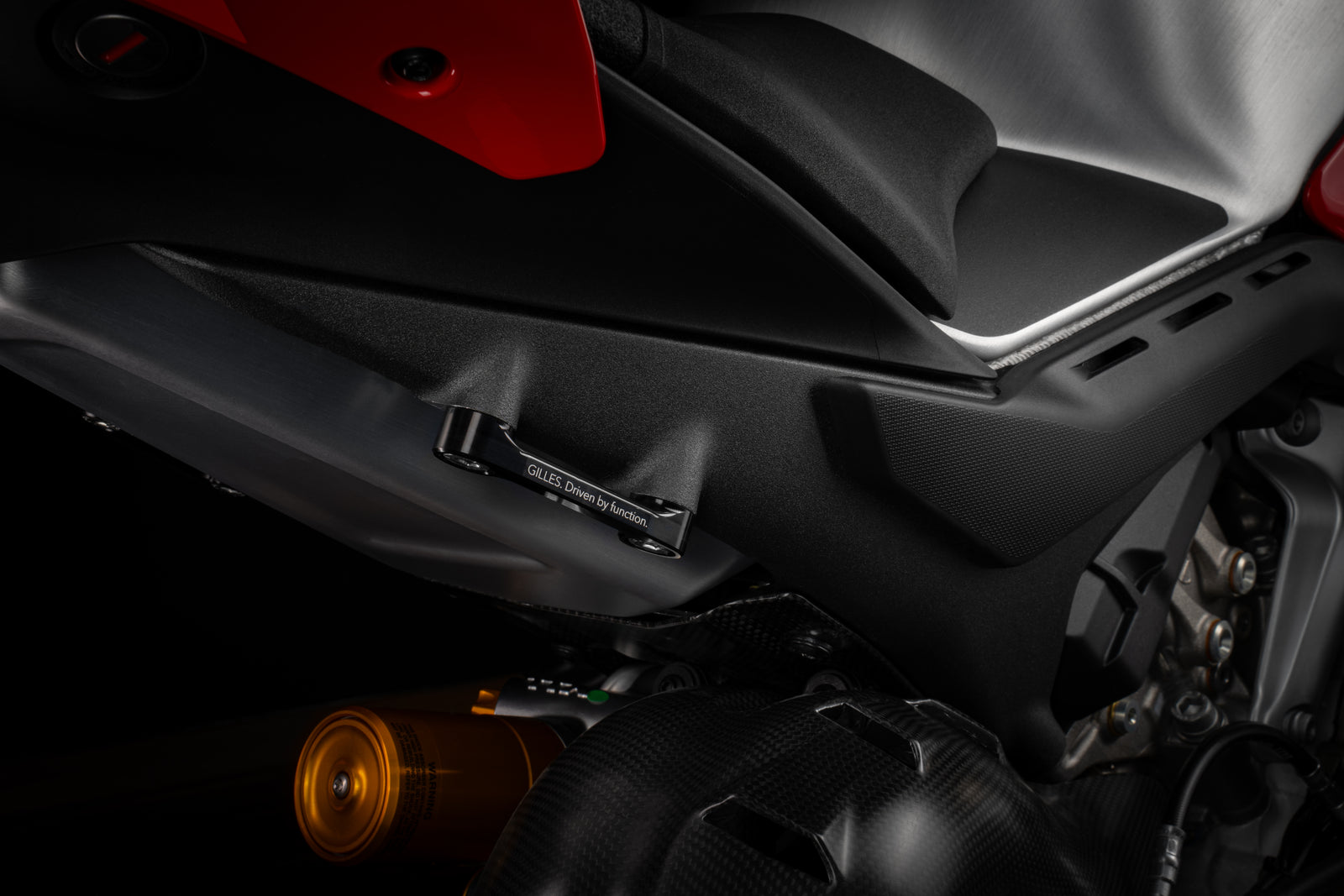 Gilles Tooling Passenger Carrier Cover Black