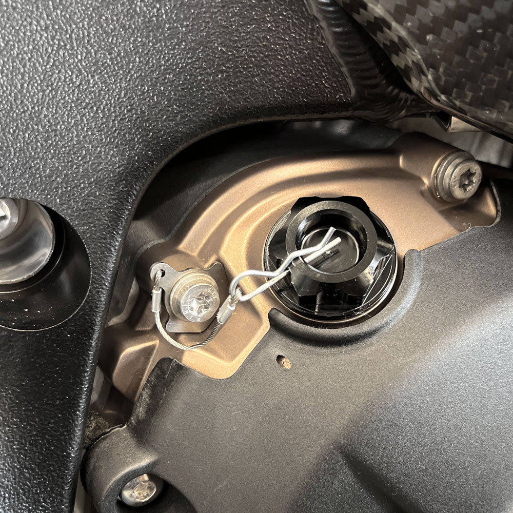 Oil filler plug kit