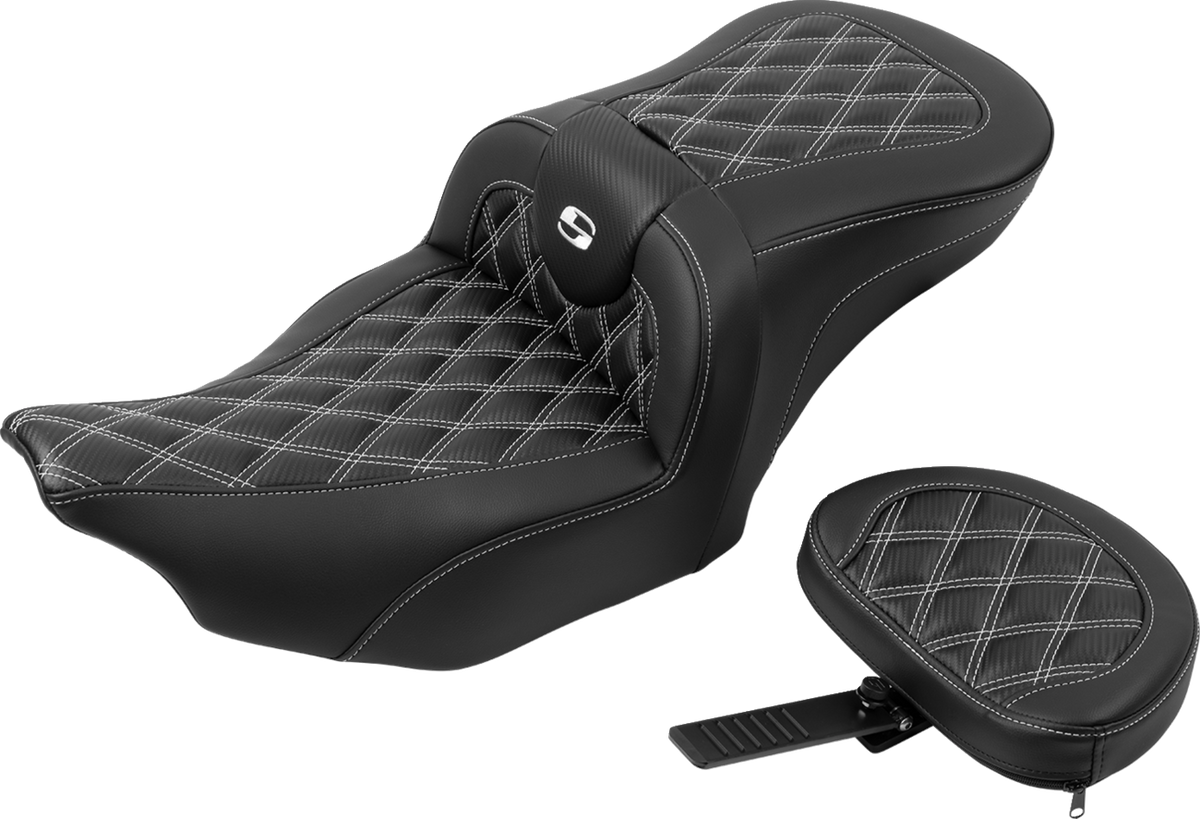 Saddlemen RoadSofa™ Seat - With Backrest - Carbon Fiber - Lattice Stitch - White Stitch - FLTR/FLHX '23-'24