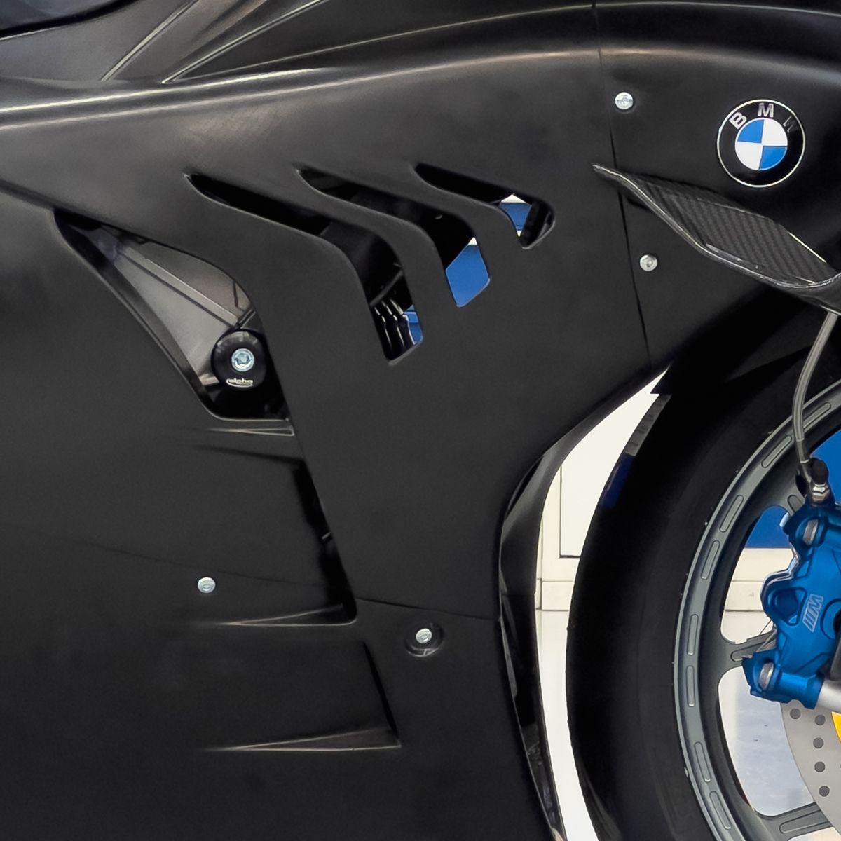 Alpha Racing Crash Pad Kit Frame Sliders BMW M1000RR 2025-2026