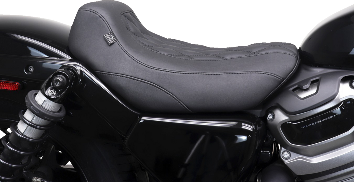 Mustang Tripper™ Solo Seat - Double Diamond - Nightster '22-'25