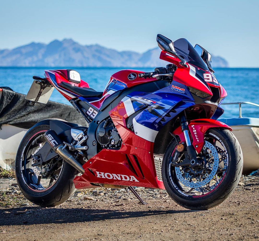 SC Project CR-T Carbon Fiber Slip On For CBR 1000rr-R SP