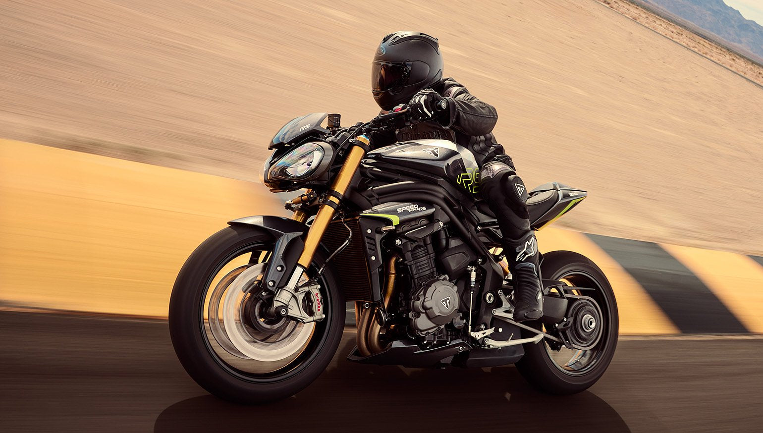BT Moto 2025_triumph_speed_triple_1200_rs.jpg