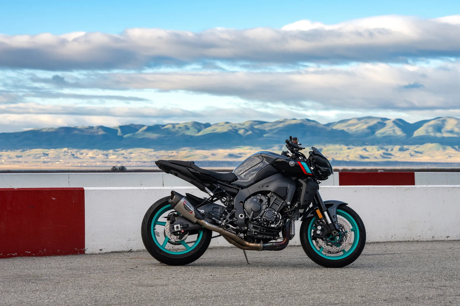 Yoshimura MT-10 22-26 Race AT2 Stainless 3/4 Exhaust, W/ Stainless Muffler
