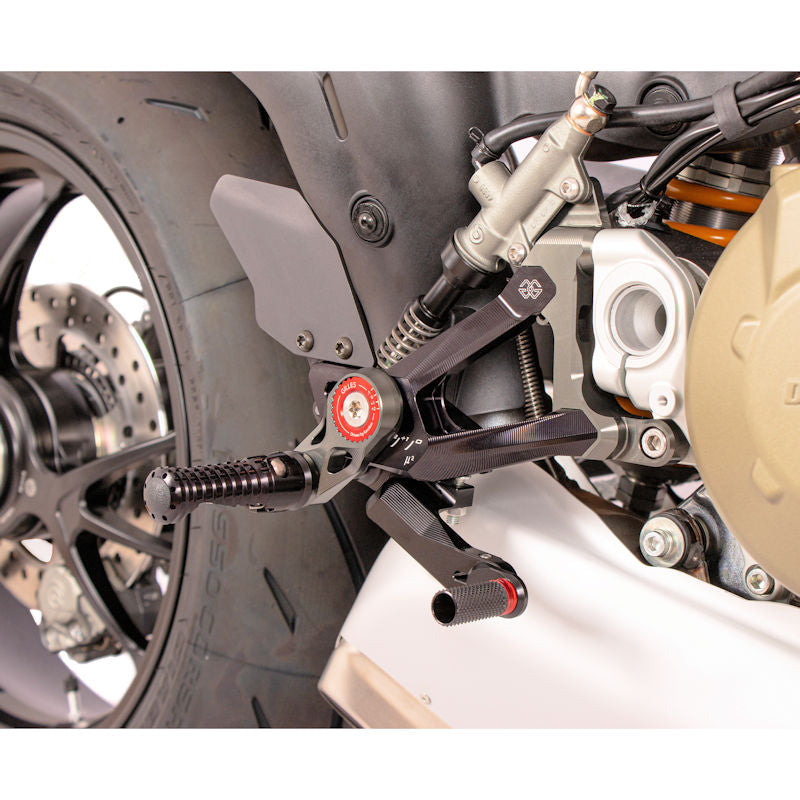 Gilles Tooling MUE2 Adjsutable Racing Rear Sets For Streetfighter V4 V4S