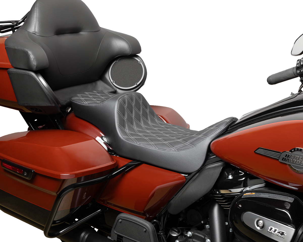 Drag Specialties Seats Predator III Seat - Extended Reach - Double Diamnd - Silver Stitching - FLH/FLT '08-'24