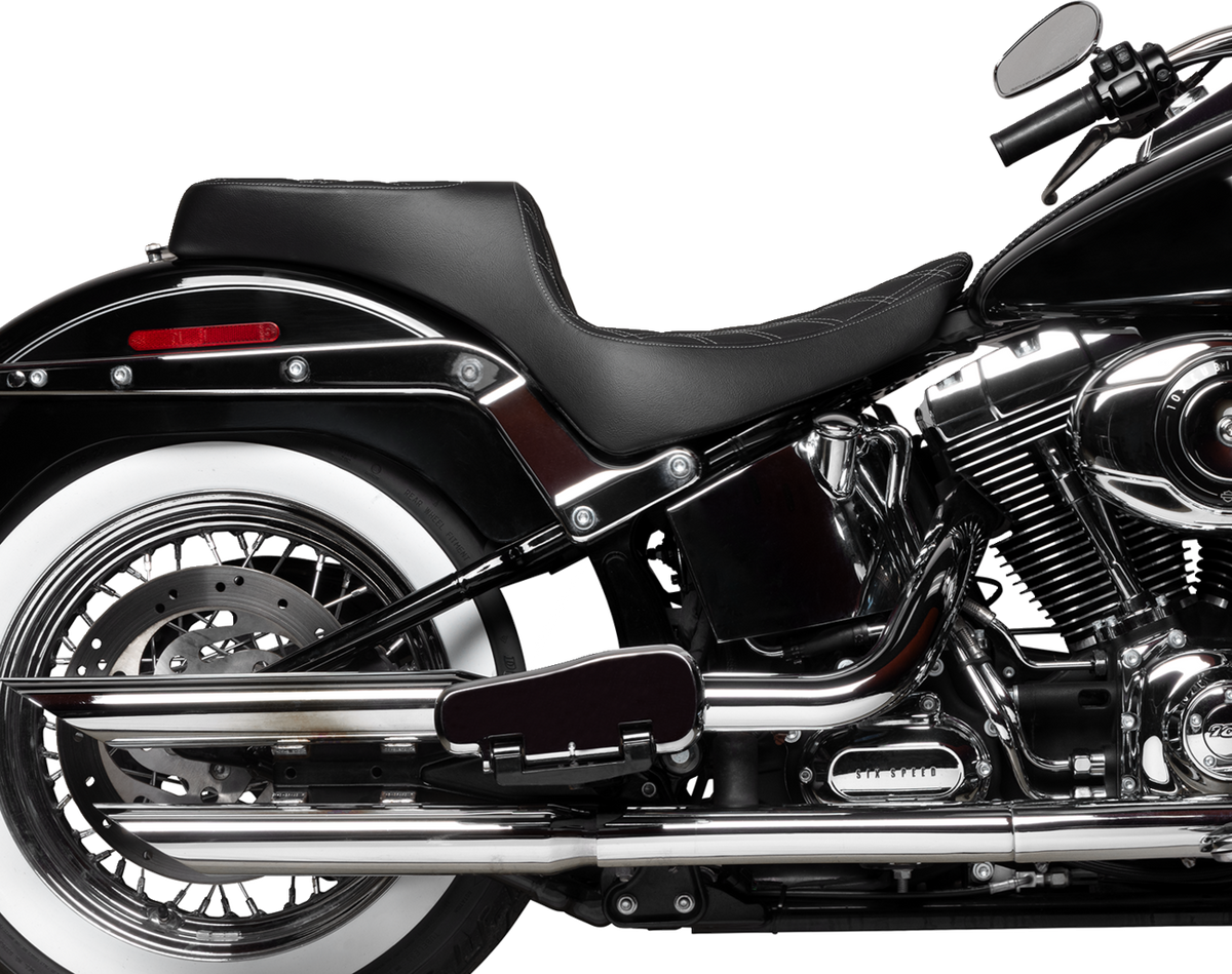 Drag Specialties Seats Performance Predator 2-Up Seat - Vinyl - Double Diamond - Silver Thread - FL '00-'17