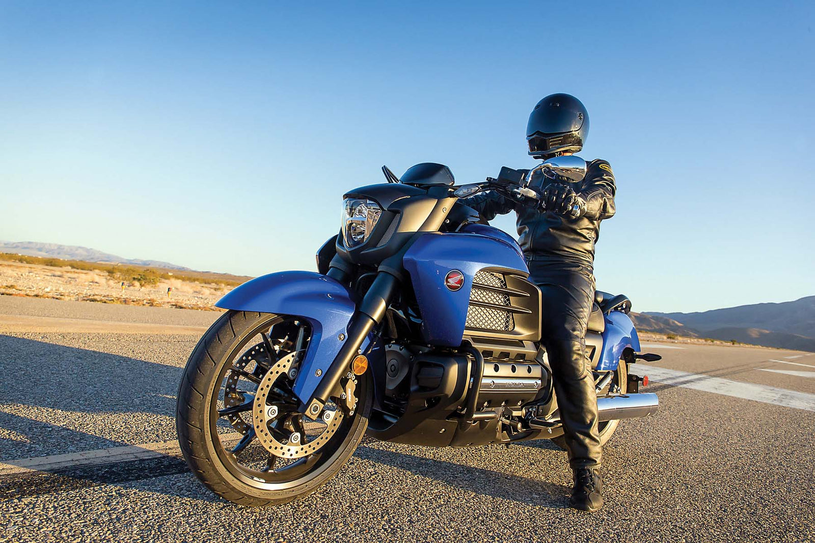 BT Moto 2014-Honda-Valkyrie-08.jpg