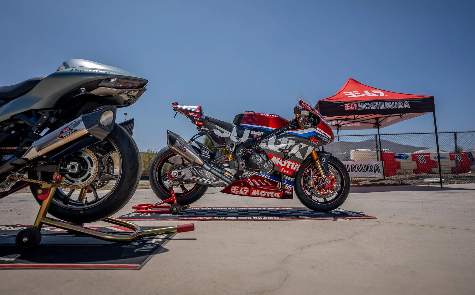 Yoshimura HAYABUSA 2021-26 Race R-11sq-R Dual Stainless Slip-On Exhaust, W/ Titanium Mufflers