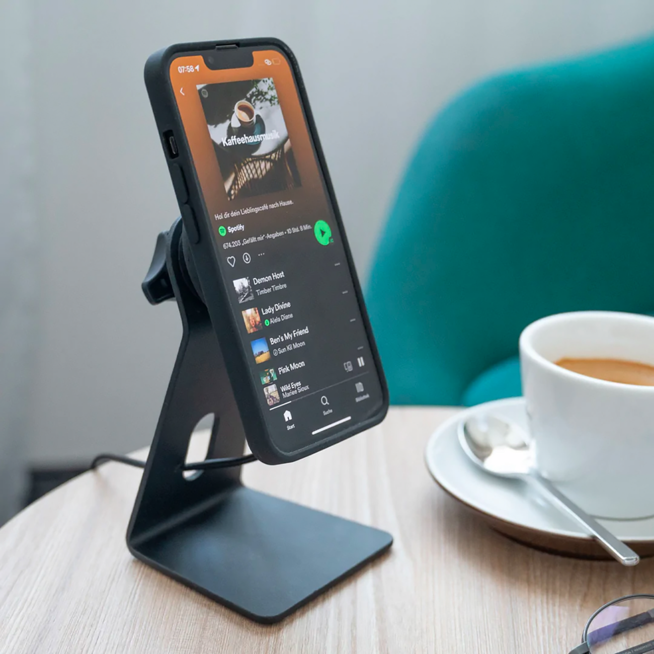 SP Connect Charging Stand - SPC+