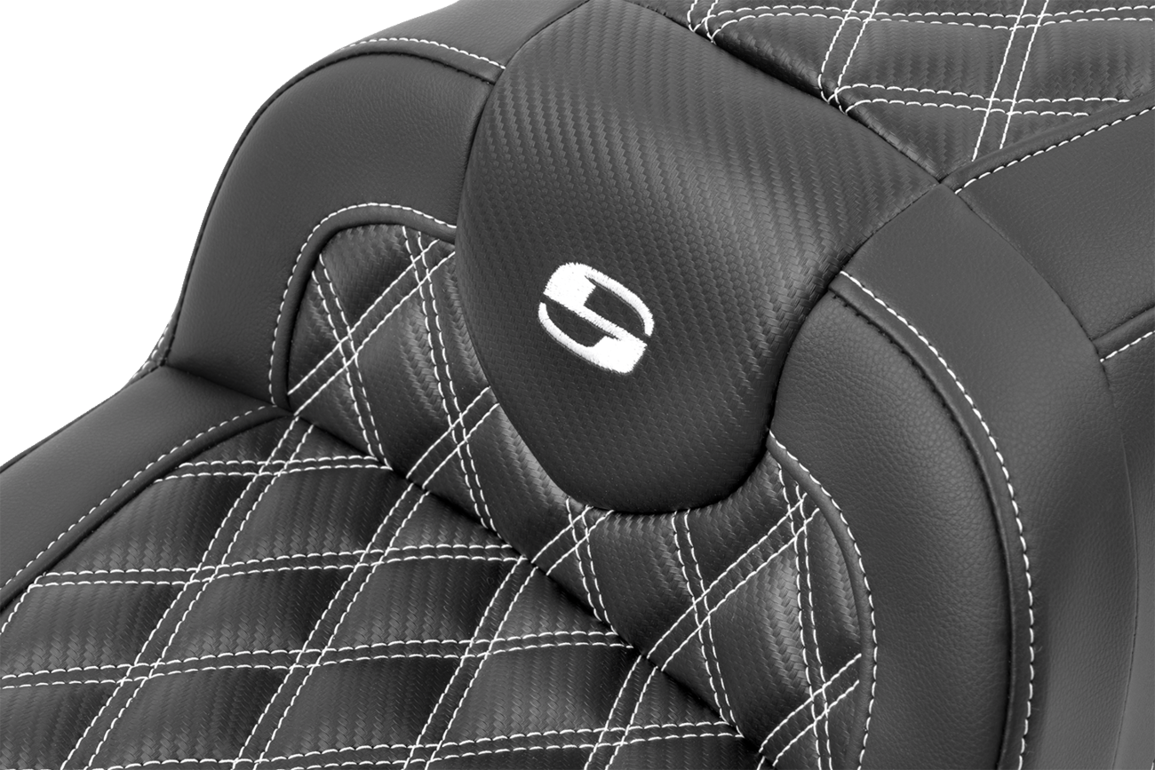 Saddlemen RoadSofa™ Seat - With Backrest - Carbon Fiber - Lattice Stitch - White Stitch - FLTR/FLHX '23-'24