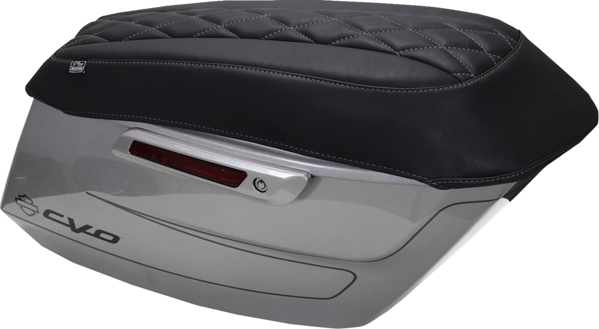 Mustang Deluxe Diamond Saddlebag Lid Covers