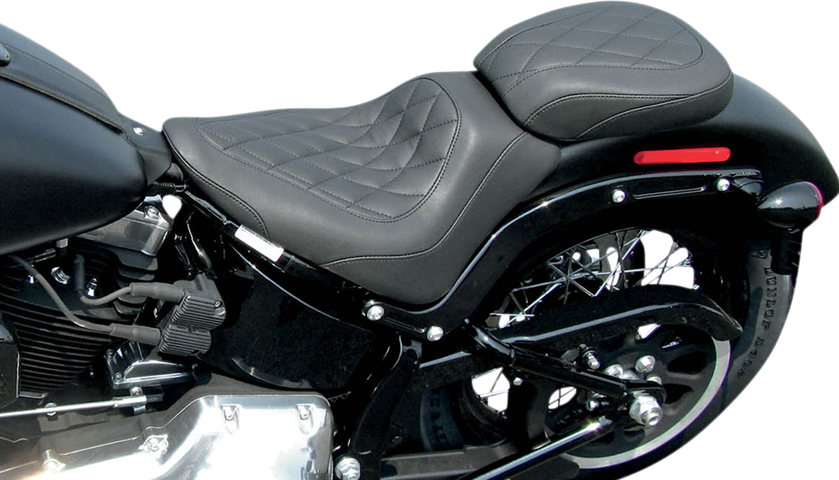 Mustang Wide Tripper Rear Seat - Diamond - Black