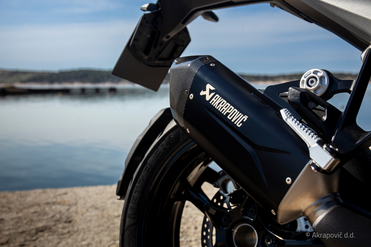 Akrapovic Slip-On Line Muffler