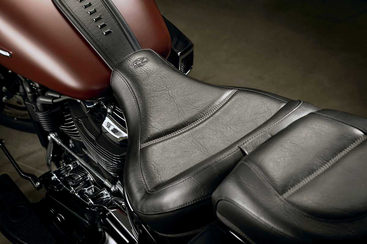 Mustang Passenger Touring Seat - Black - Original Stitch - FLHC/FLDE