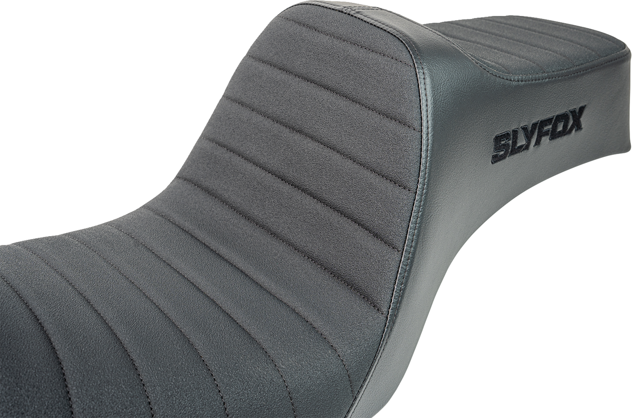 Slyfox High Noon Seat - Vinyl - Classic Stitch - Black Logo - Dyna '06-'17