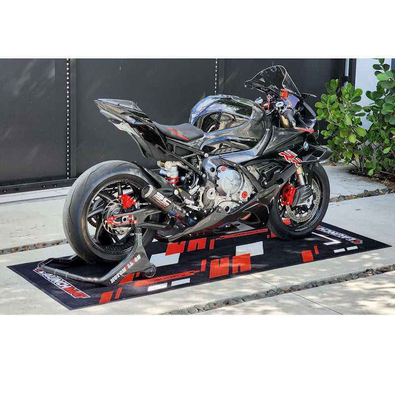 Launchmat Carpeted Paddock Garage Mat - Design 1