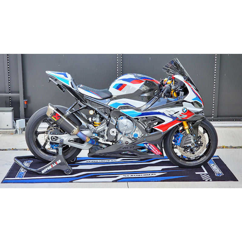 Launchmat Carpeted Paddock Garage Mat - Design 2