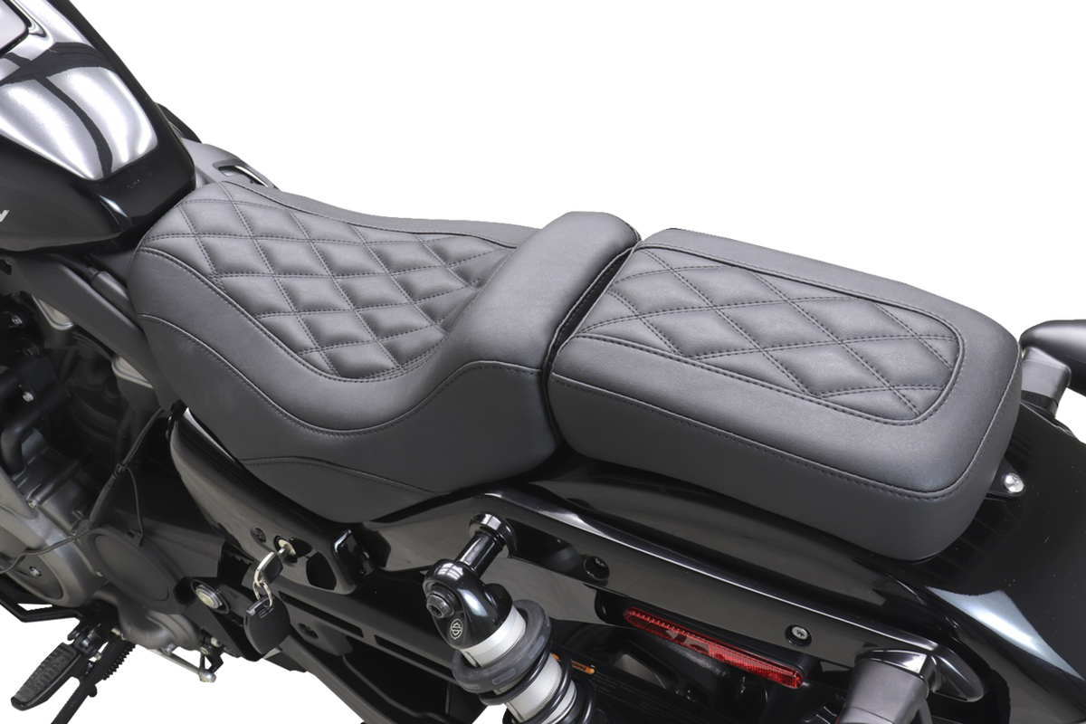Mustang Tripper™ Passenger Seat - Double Diamond - Black Stitching - Nightster '22-'25