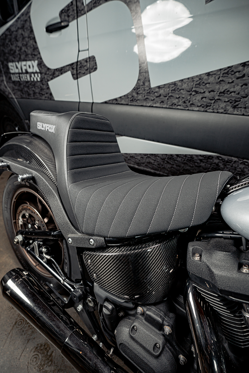 Slyfox High Noon Seat - Vinyl - Classic Stitch - Silver Logo - FL/FX '18-'24