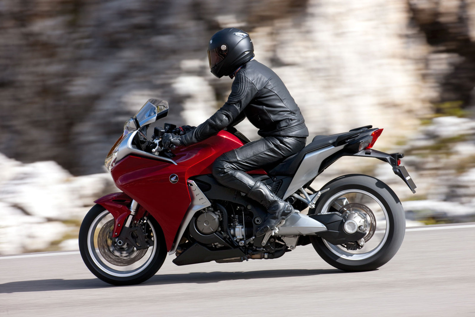 BT Moto HONDAInterceptorVFR1200F.jpg