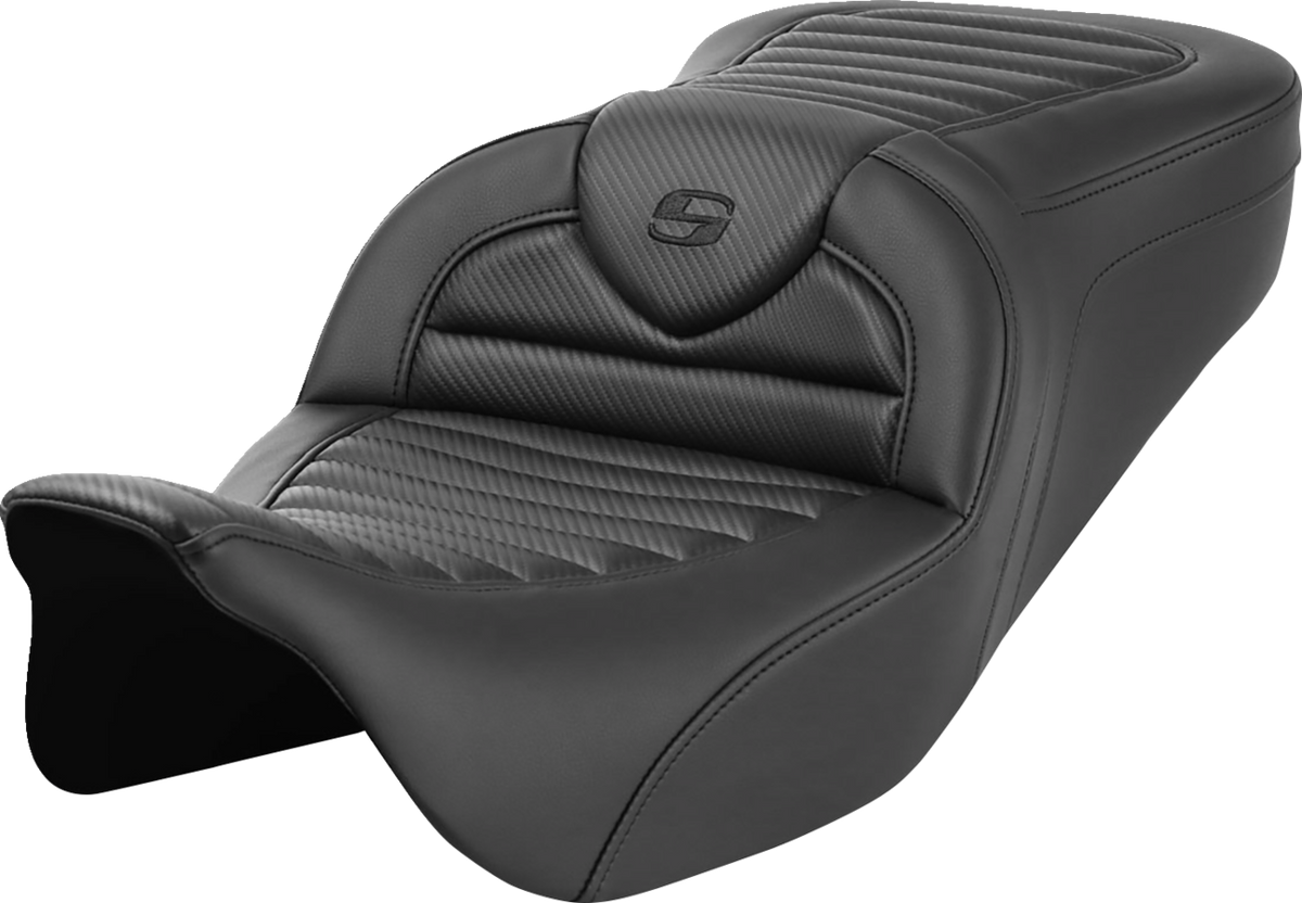 Saddlemen Roadsofa™ Seat - Without Backrest - Tuck-N-Roll - Carbon Fiber - FL '08-'23