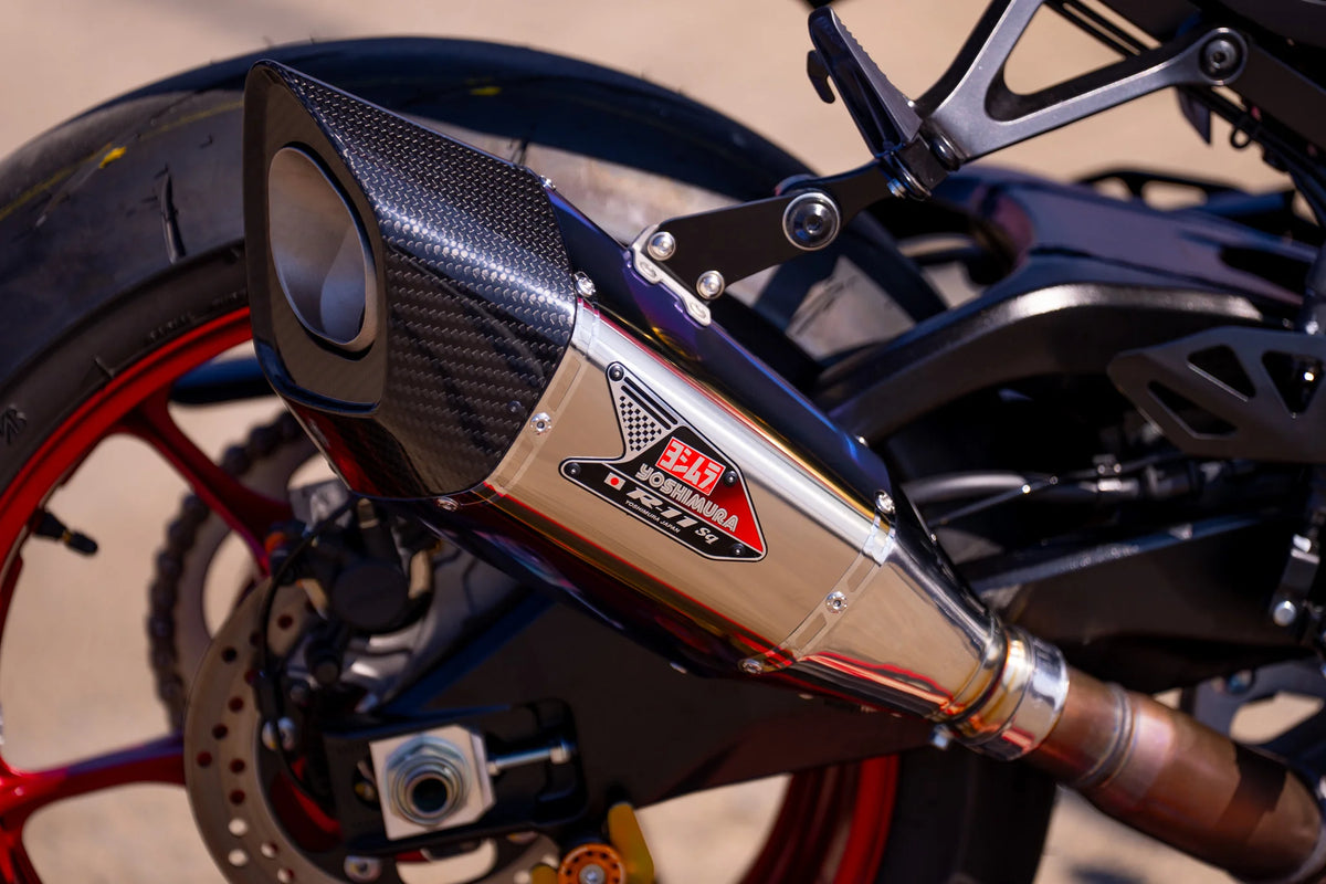 Yoshimura GSX-R1000 2017-25 R-11Sq Stainless Slip-On Exhaust, W/ Titanium Blue Sleeve